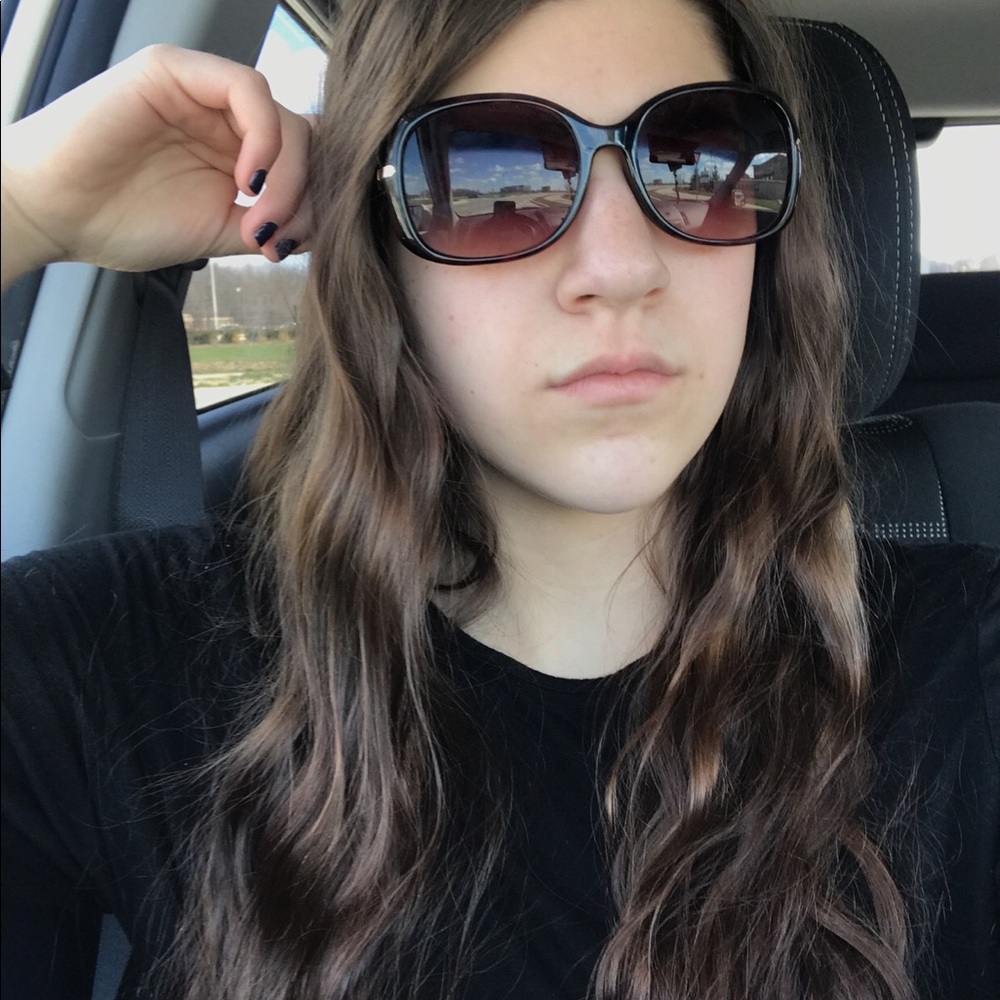 Meet your Posher, Lizzy